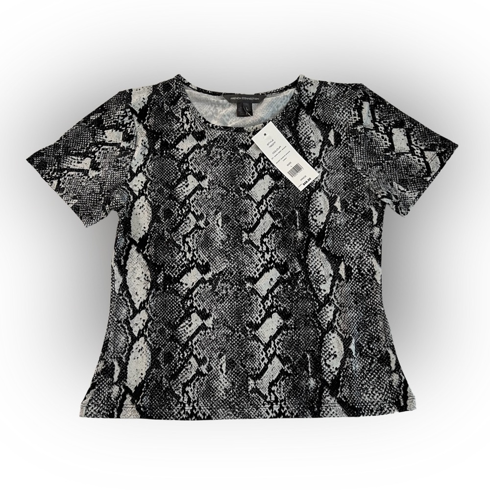 French Connection Short Sleeve Snake Crew Shirt Size Large, NWT
